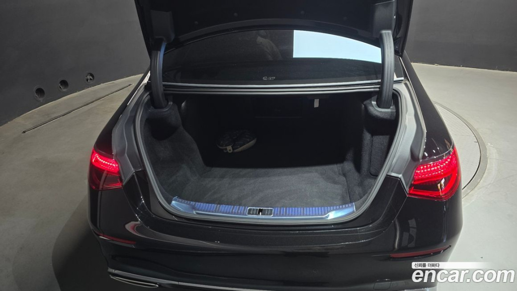 Mercedes-Benz S-Class S500L 4MATIC, 2023