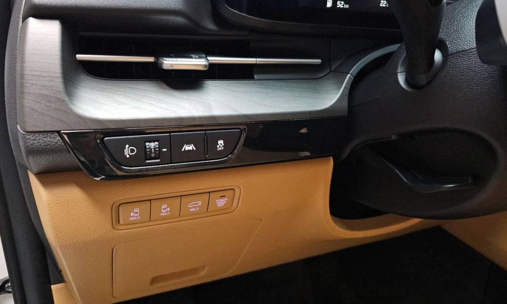 Kia Carnival 9-Seater Signature, 2023