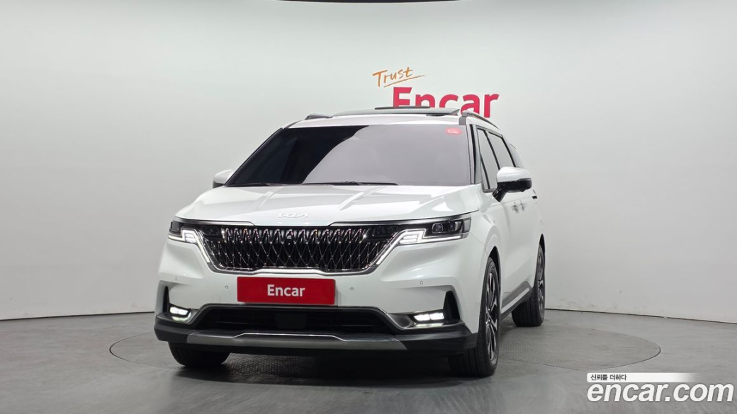 Kia Carnival 7-Seater Outdoor, 2023