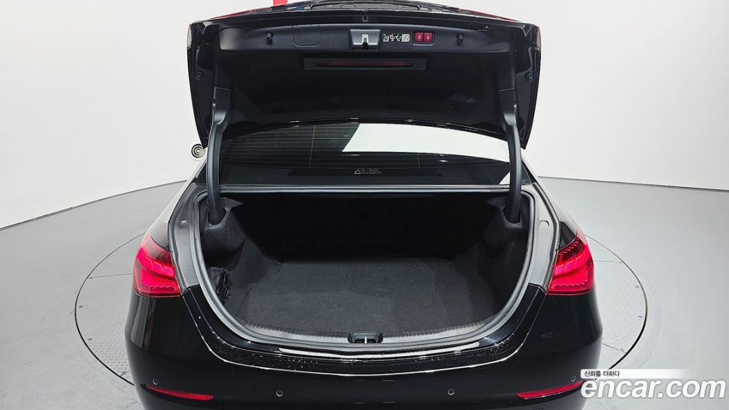 Mercedes-Benz C-Class C300 4MATIC Avantgarde, 2024