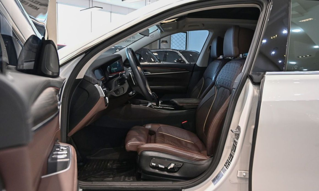 BMW Gran Turismo 630i xDrive Luxury, 2023