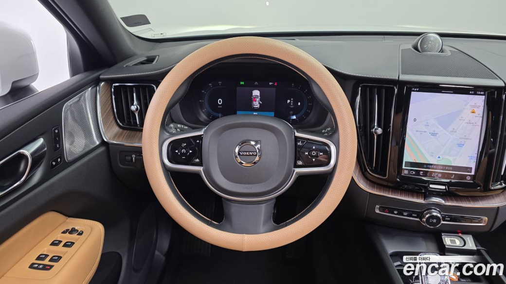 Volvo XC60 B6 Inscirtion, 2022