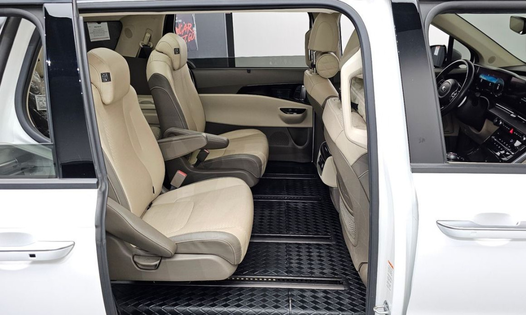 Kia Carnival 9-Seater Hi-Limousine(Special Vehicle), 2021