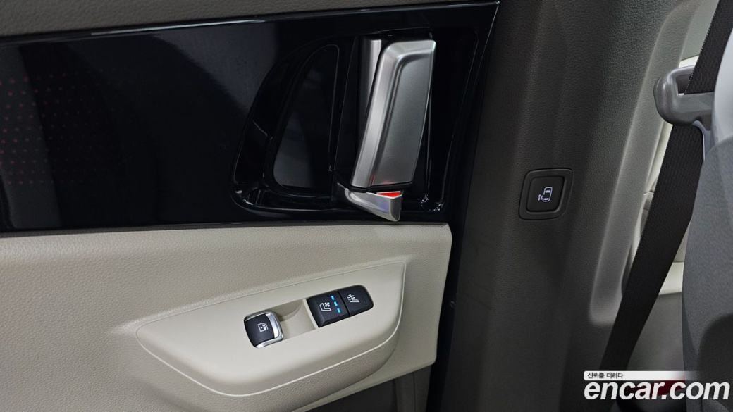 Kia Carnival 7-Seater Gravity, 2024