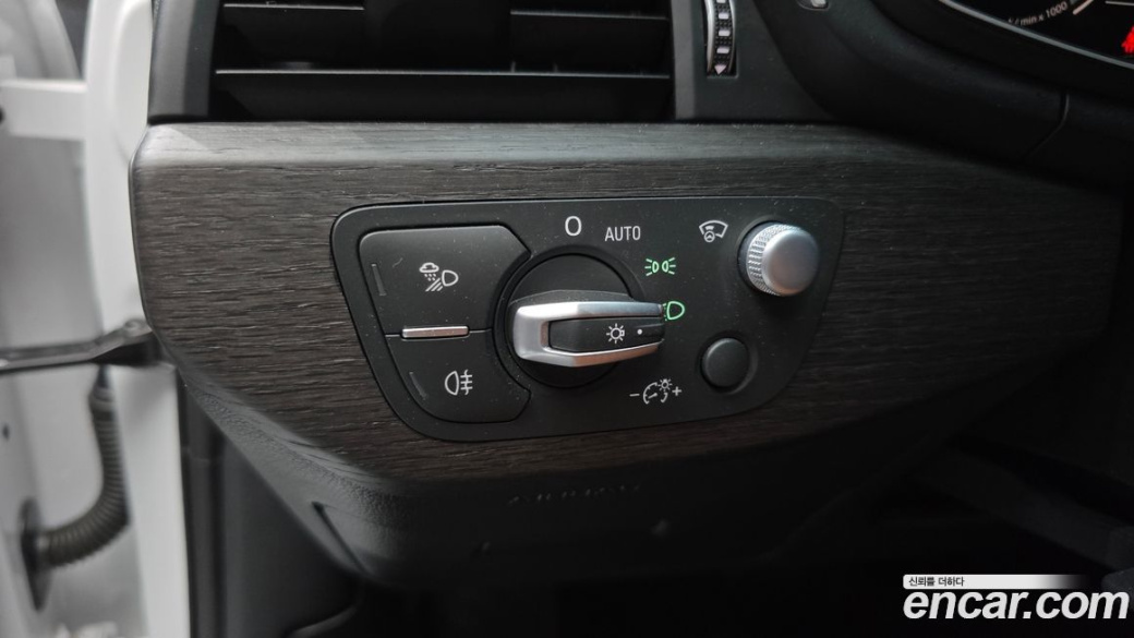 Audi A4 40 TFSI Premium, 2023