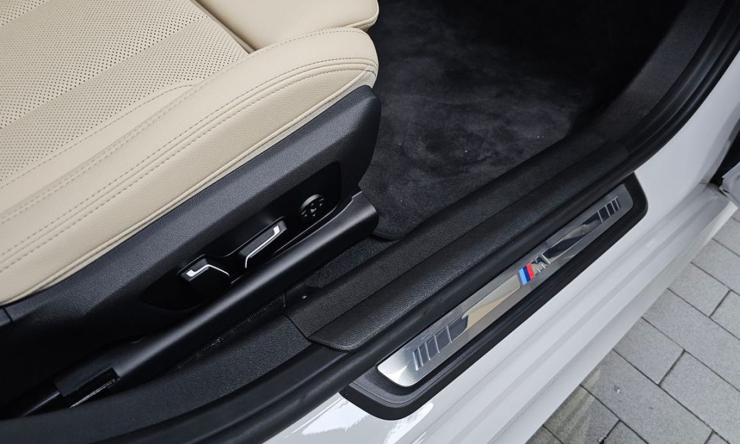 BMW 3-Series 320i M Sport, 2024