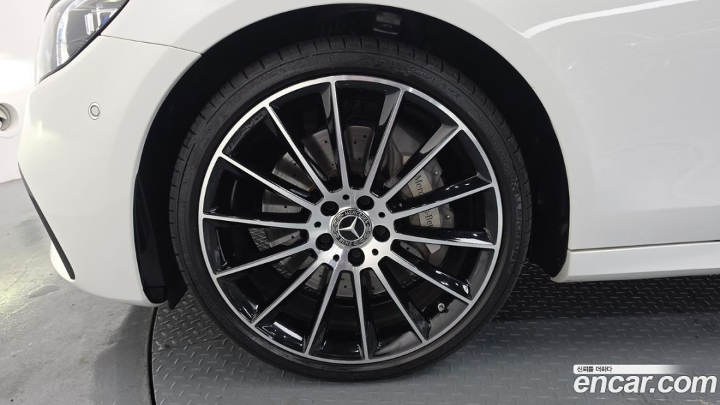 Mercedes-Benz E-Class E350 4MATIC AMG Line, 2023