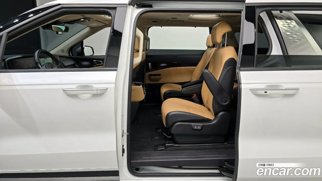 Kia Carnival 9-Seater Signature, 2022