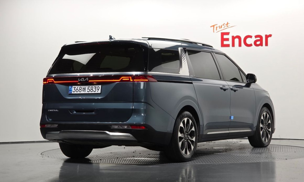 Kia Carnival 7-Seater Signature, 2023
