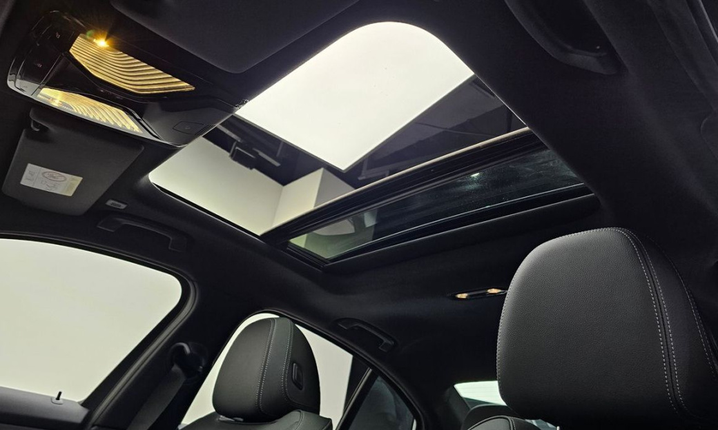 BMW 3-Series 320i M Sport, 2025