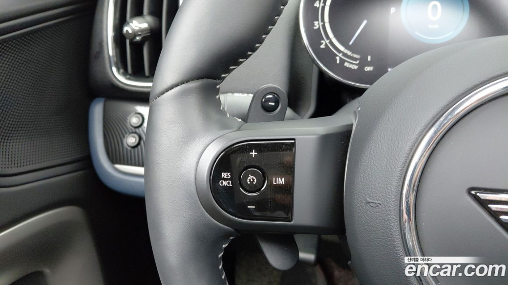 Mini Countryman ALL4 Classic Launch Pack, 2023