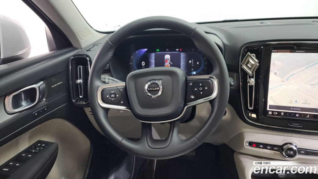 Volvo XC40 B4 Ultimate Bright, 2024