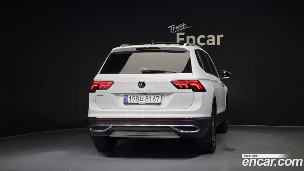 Volkswagen Tiguan 2.0 TSI Prestige, 2023