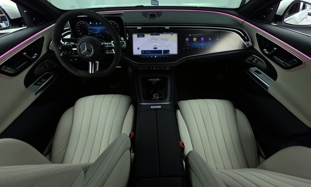 Mercedes-Benz E-Class E300 4MATIC AMG Line, 2026