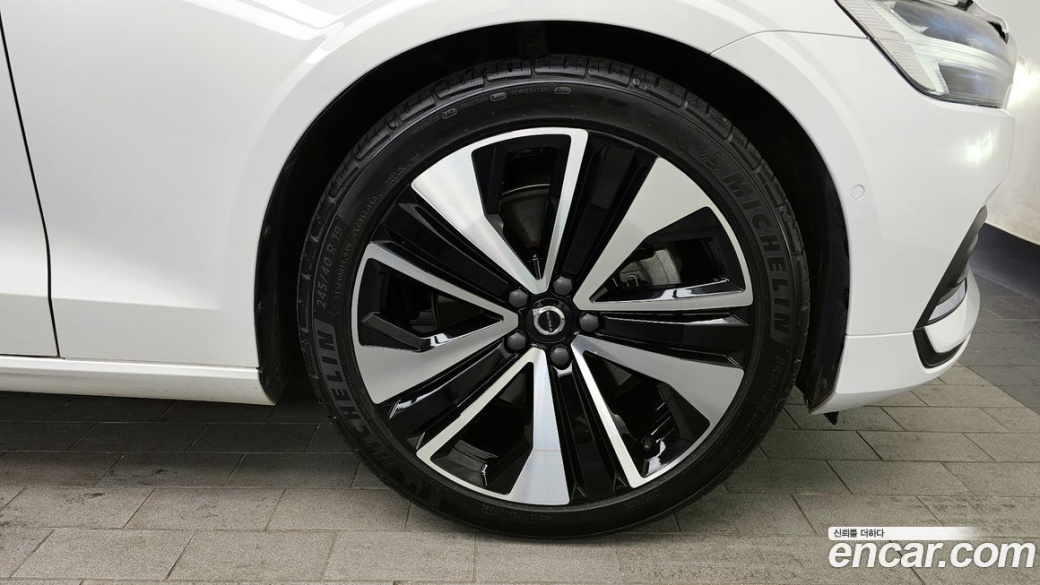 Volvo S60 B5 Ultimate Bright, 2024