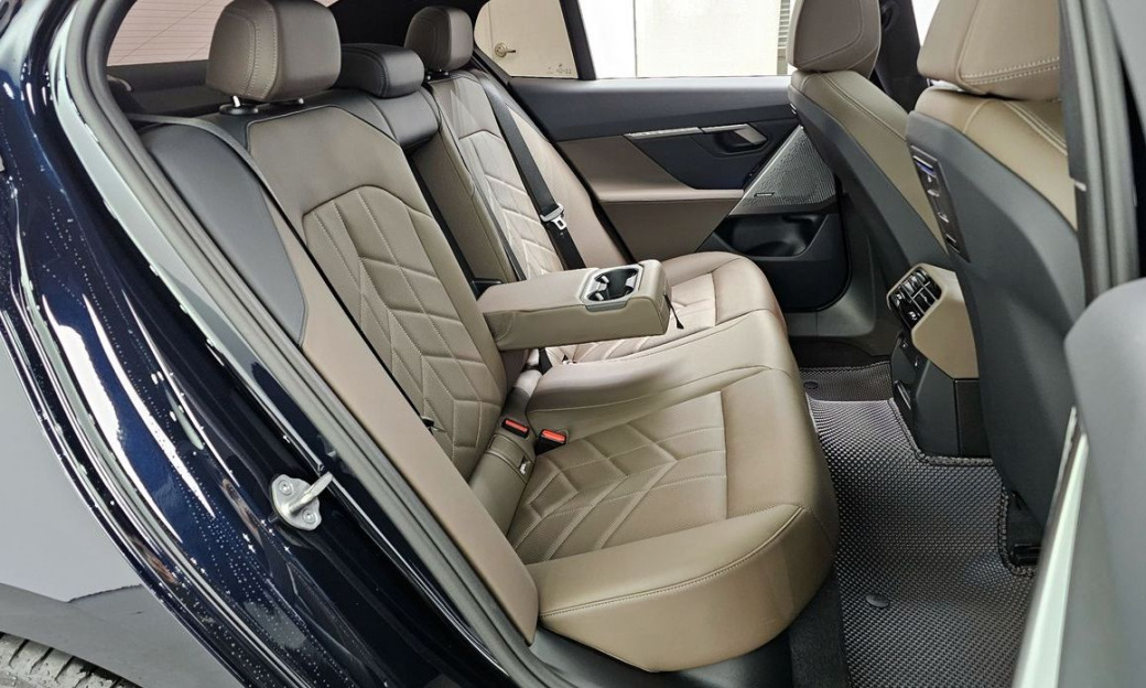 BMW 5-Series 520i M Sport, 2024