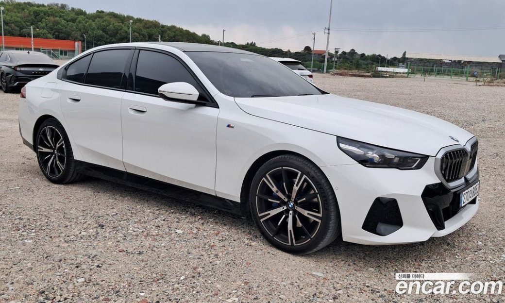BMW 5-Series 530i xDrive M Sport, 2024