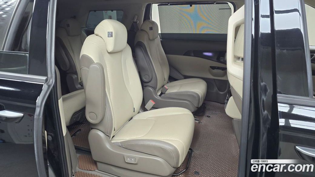 Kia Carnival 9-Seater Signature, 2023