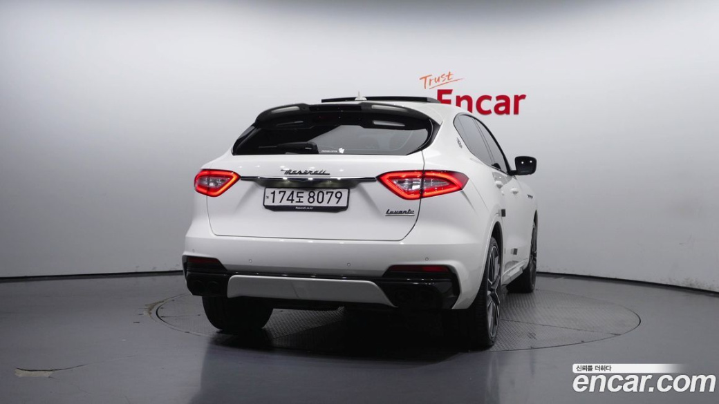 Maserati Levante 3.8 Trofeo, 2021