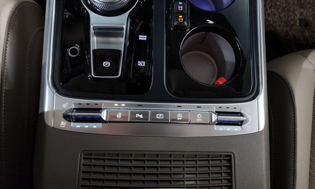 Kia Carnival 9-Seater Gravity, 2025