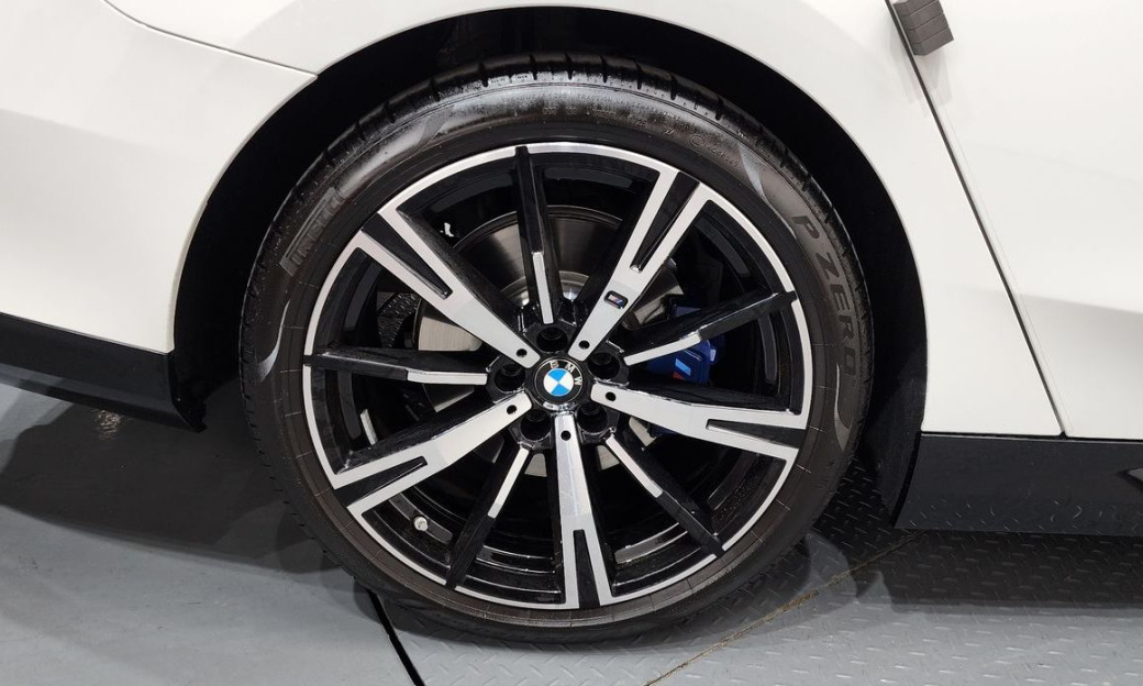 BMW 5-Series 530i xDrive M Sport, 2025