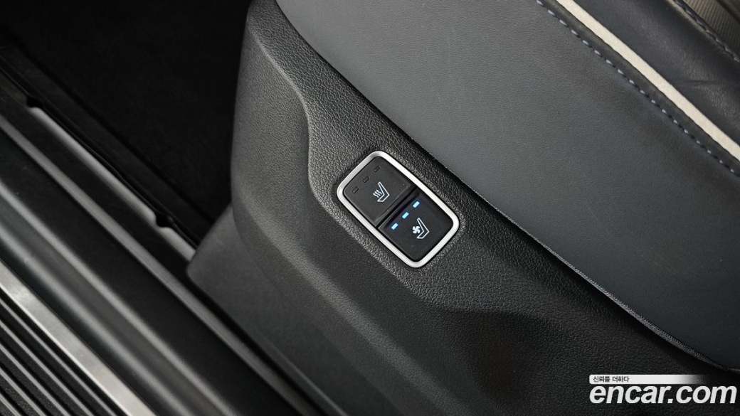 Hyundai Staria 4WD Lounge 9-Seater, 2023