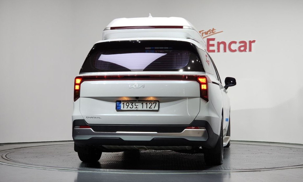 Kia Carnival 9-Seater Prestige, 2024