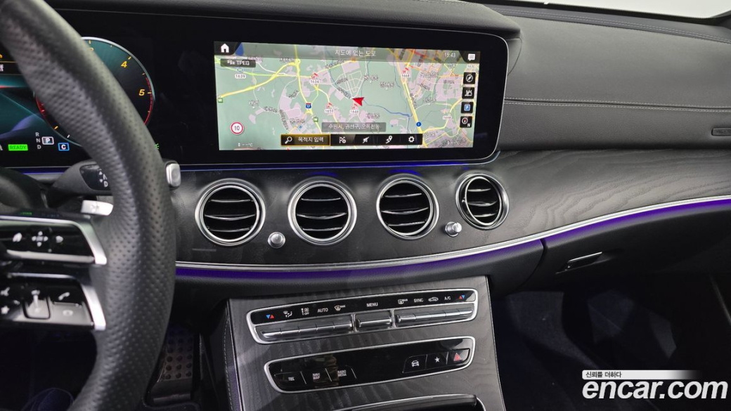 Mercedes-Benz E-Class E220d 4MATIC AMG Line, 2023