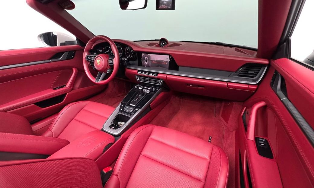 Porsche 911 Carrera Cabriolet, 2024