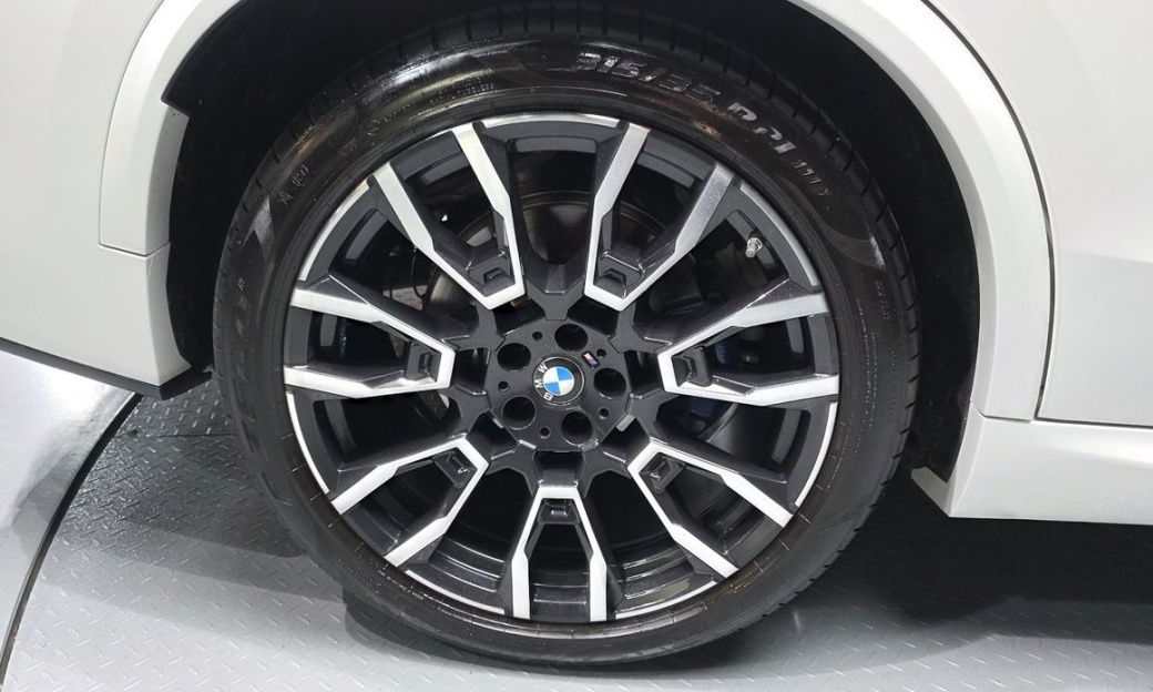 BMW X5 xDrive 40i M Sport, 2025