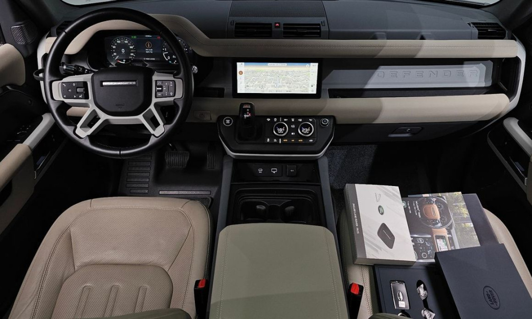 Land Rover Defender 90 D250 SE, 2022