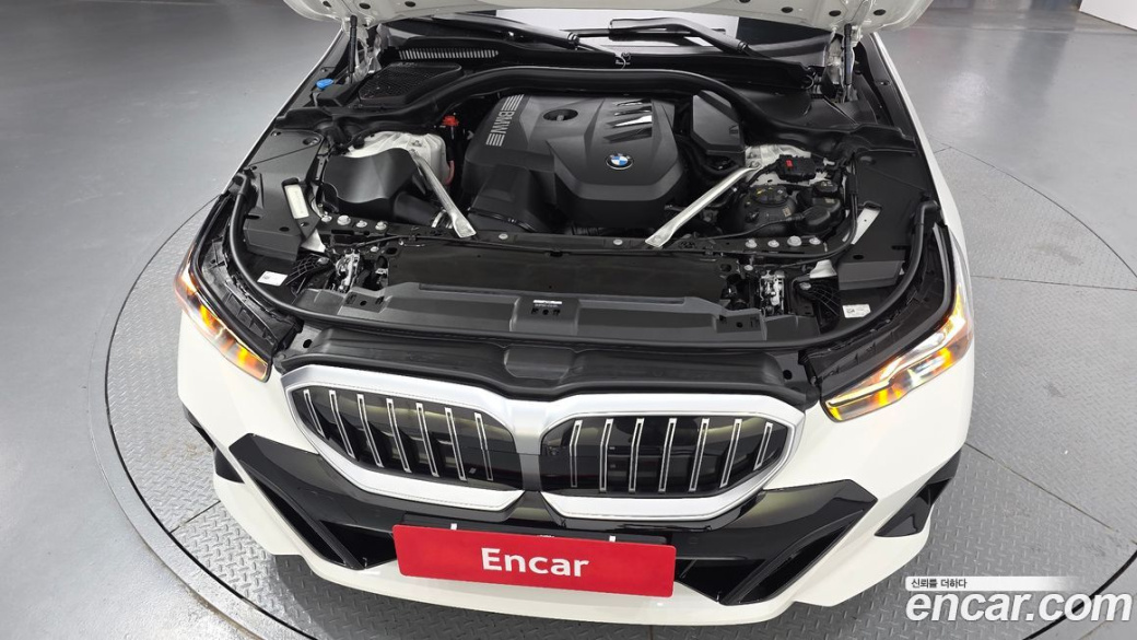 BMW 5-Series 520i M Sport, 2025