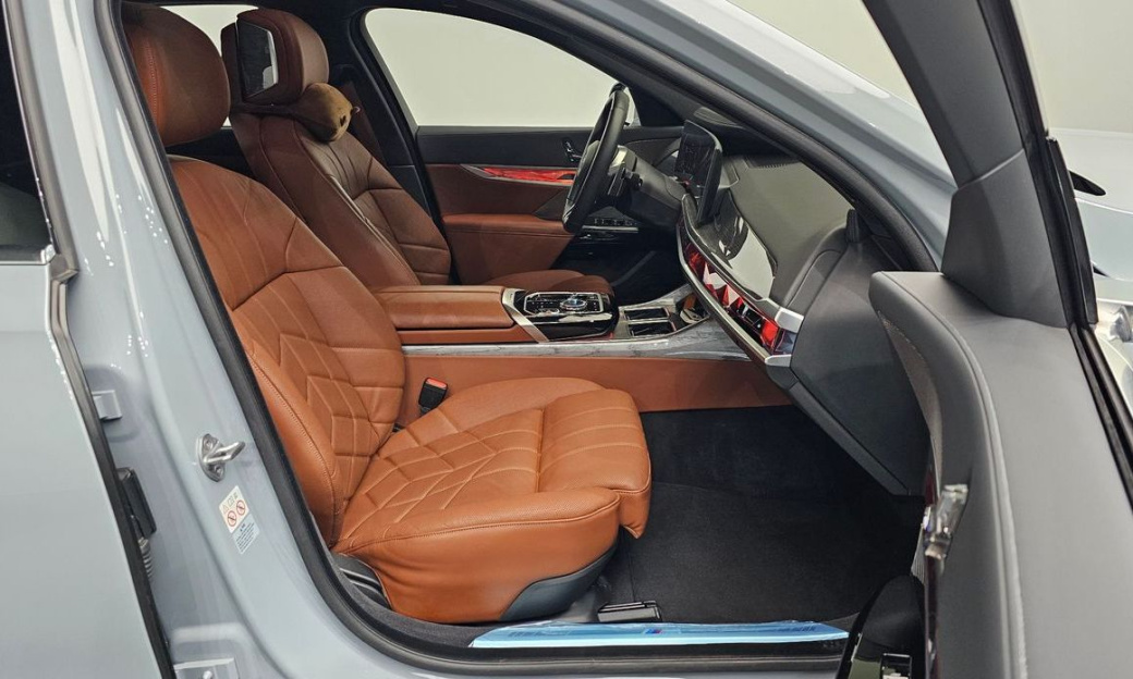 BMW 7-Series 740i xDrive M Sport, 2024