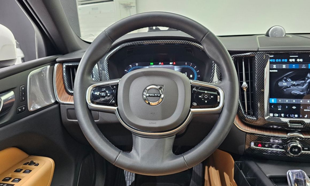 Volvo XC60 B5 Ultimate Bright, 2023