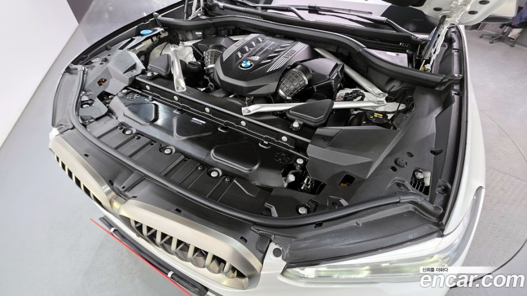 BMW X5 M50i, 2022