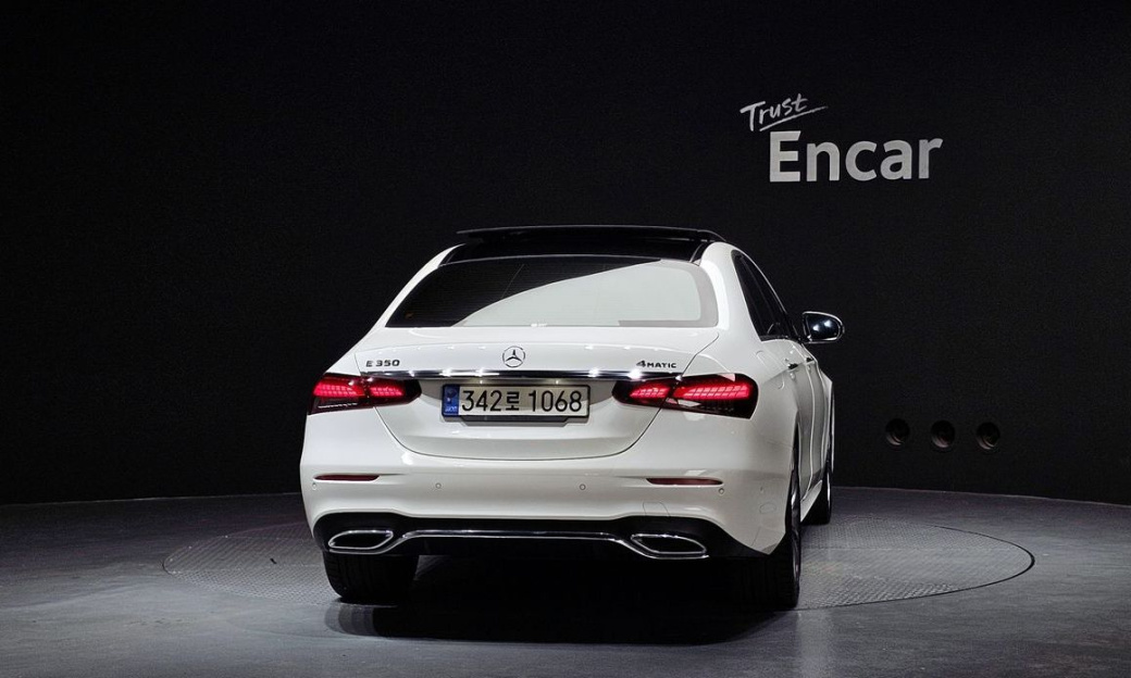 Mercedes-Benz E-Class E350 4MATIC AMG Line, 2022