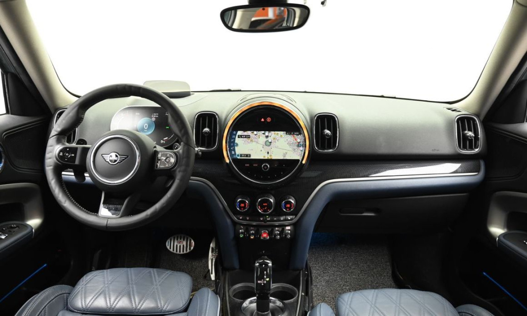 Mini Countryman ALL4 Classic Launch Pack, 2023