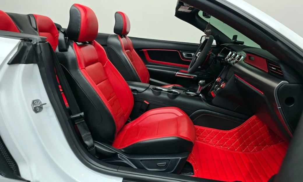 Ford Mustang Convertible, 2021