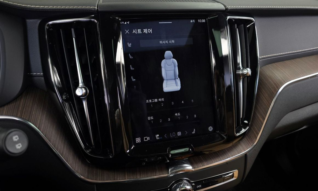 Volvo XC60 B5 Inscription, 2022