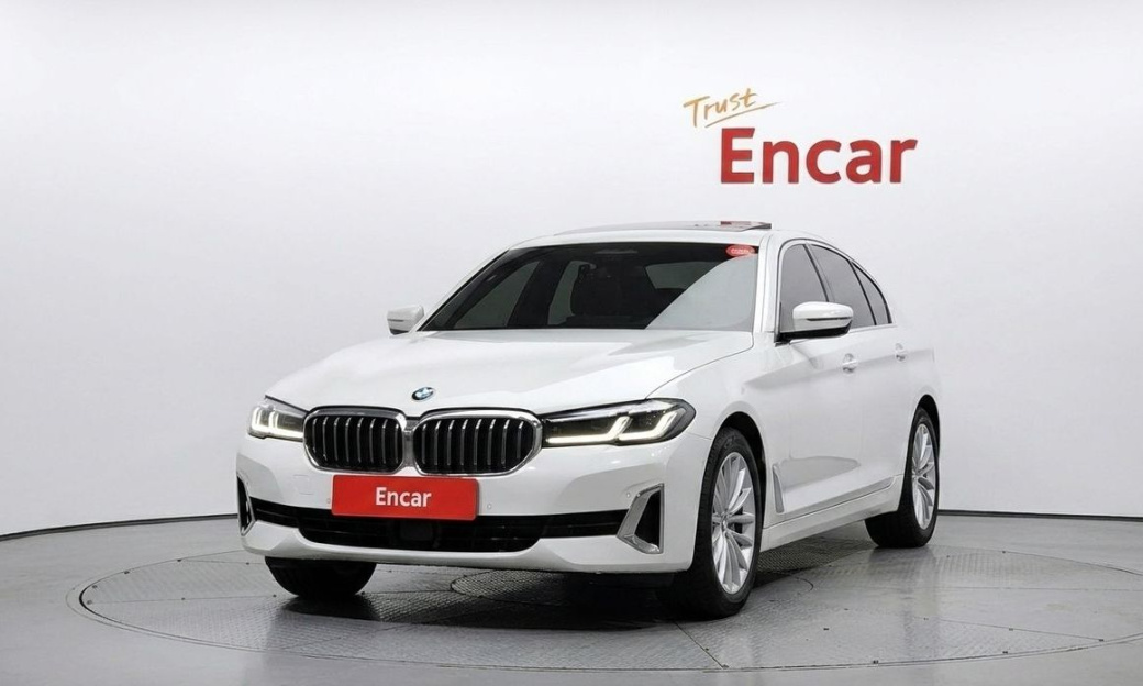 BMW 5-Series 530i Luxury, 2022