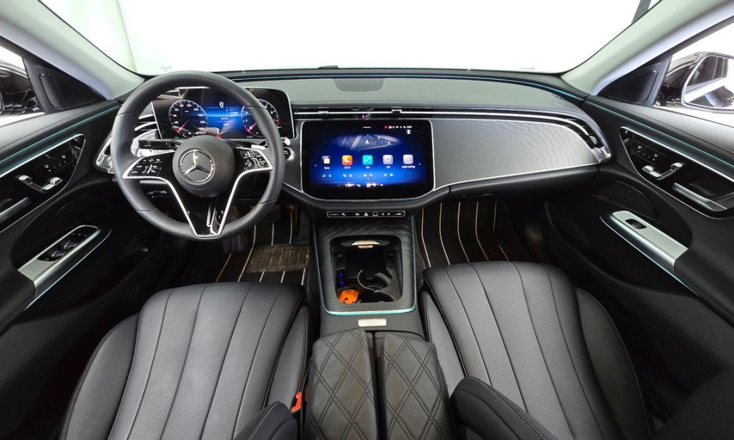 Mercedes-Benz E-Class E200 Avantgarde, 2025