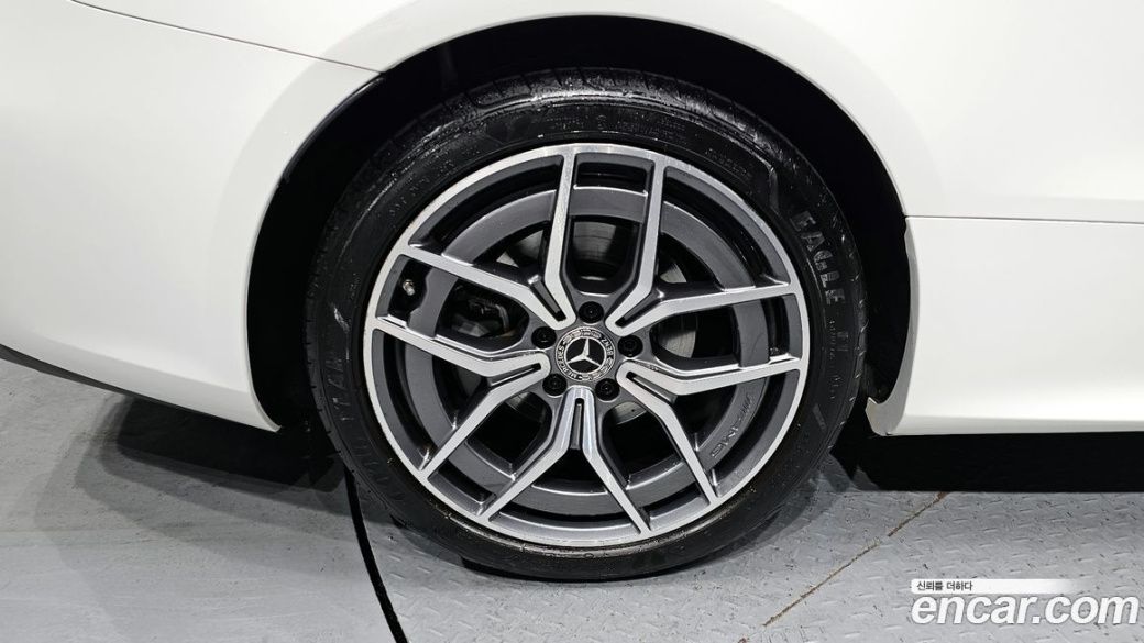 Mercedes-Benz E-Class E300d 4MATIC Coupe, 2022
