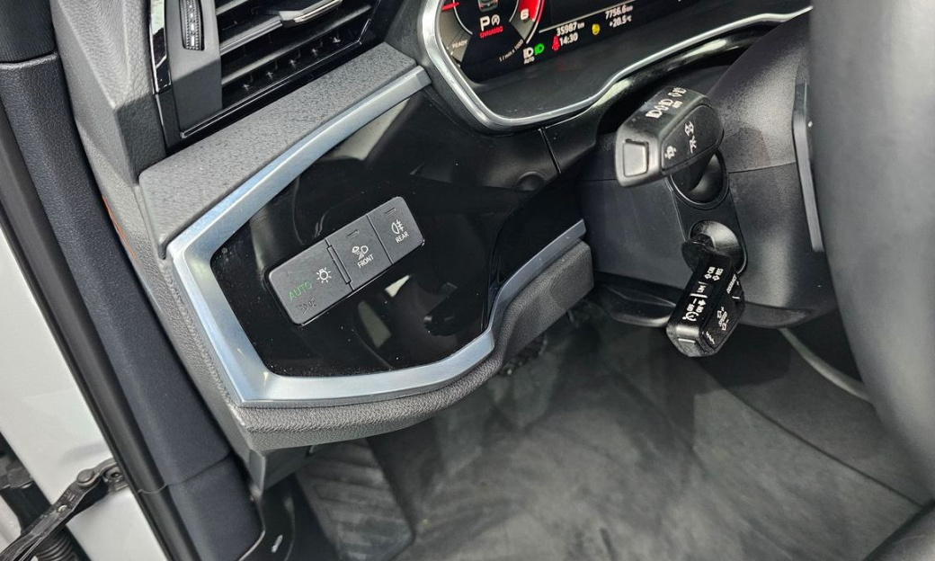 Audi Q3 35 TDI Premium, 2022
