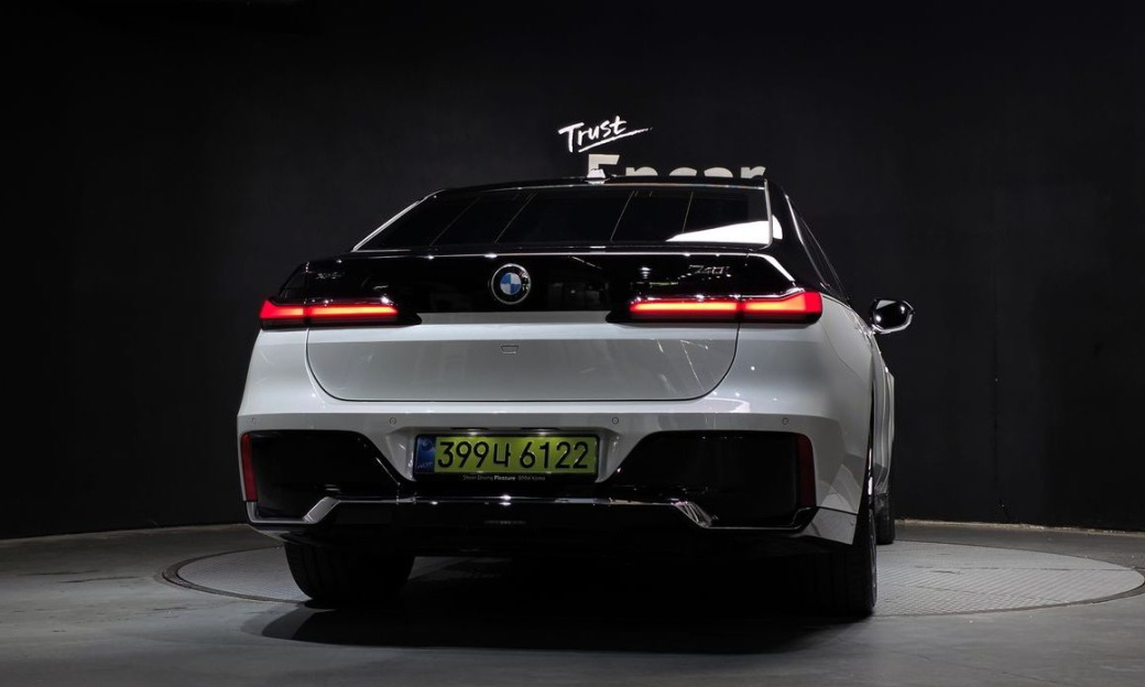 BMW 7-Series 740i xDrive M Sport, 2025