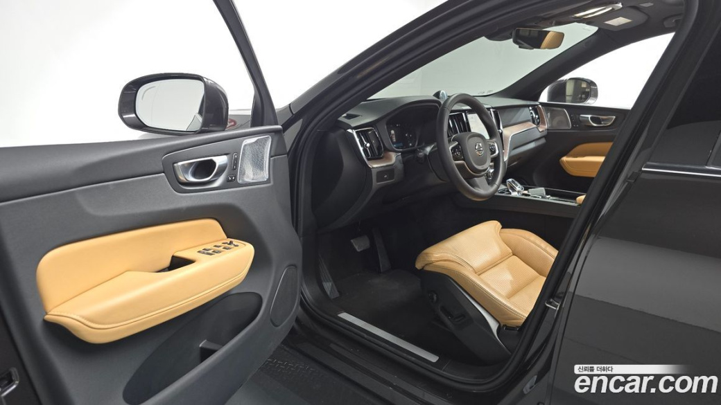 Volvo XC60 B6 Ultimate Bright, 2024