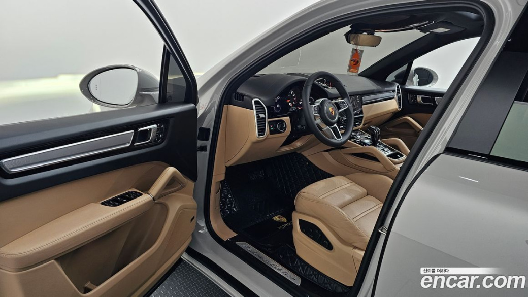Porsche Cayenne 3.0 PLATINUM EDITION, 2023