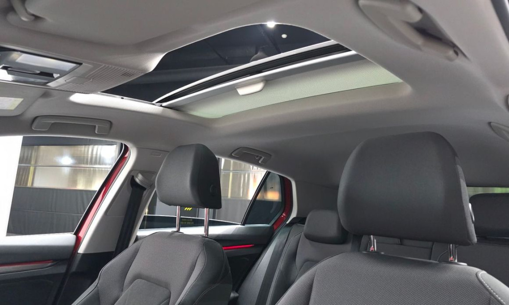 Volkswagen Golf 2.0 TDI Prestige, 2024