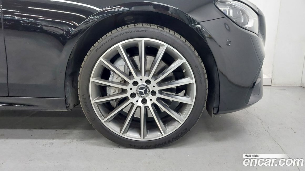Mercedes-Benz E-Class E350 4MATIC AMG Line, 2022