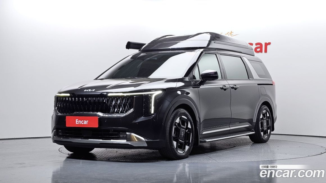 Kia Carnival 7-Seater Outdoor, 2025