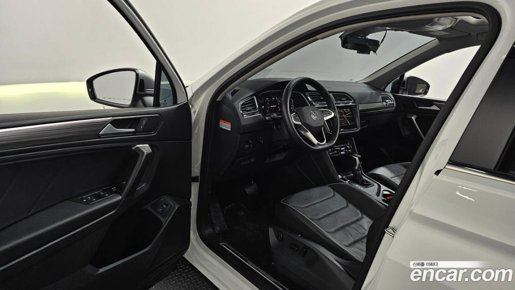 Volkswagen Tiguan 2.0 TSI Prestige, 2024